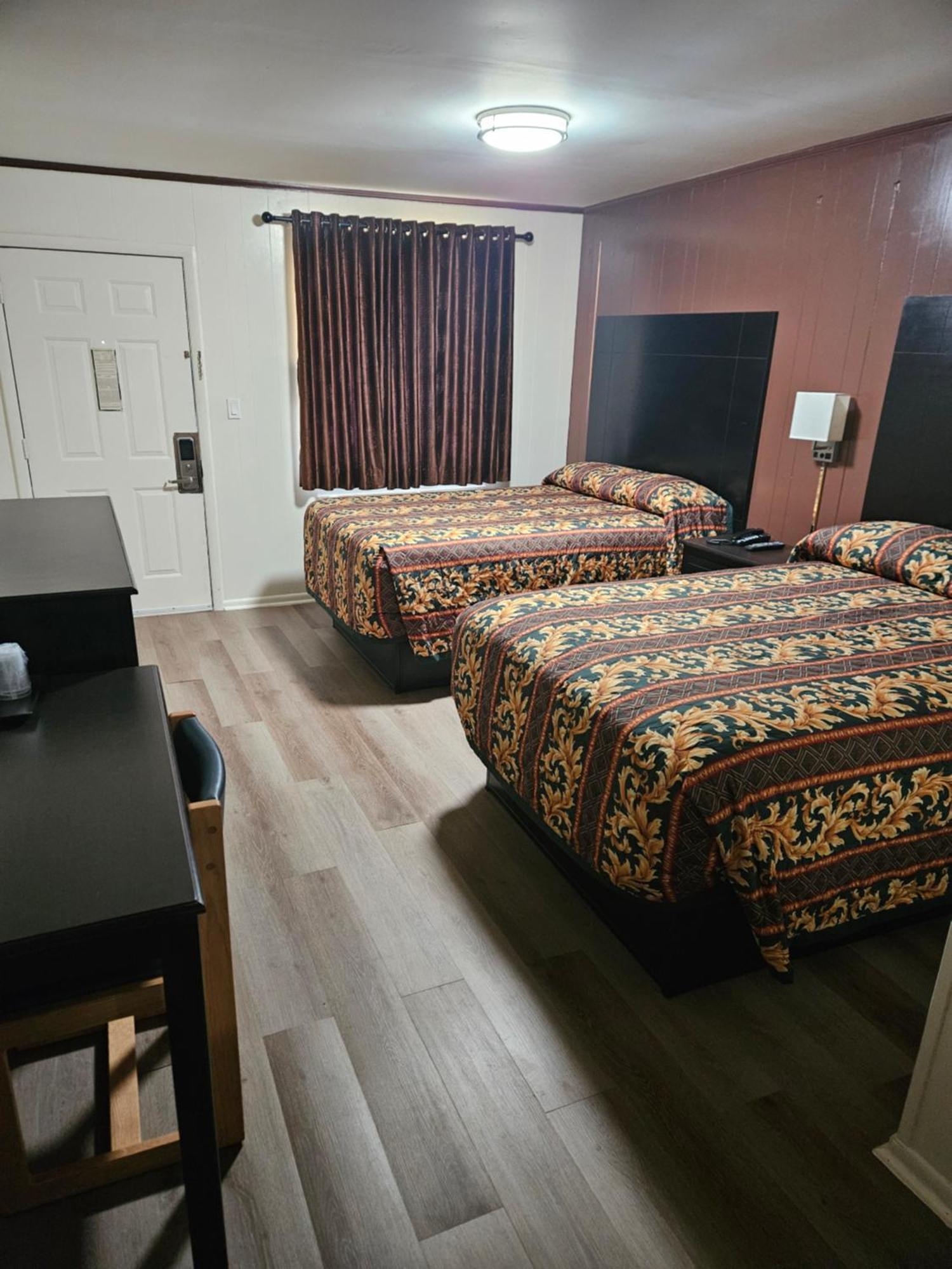 Roanoke Traveler'S Inn מראה חיצוני תמונה