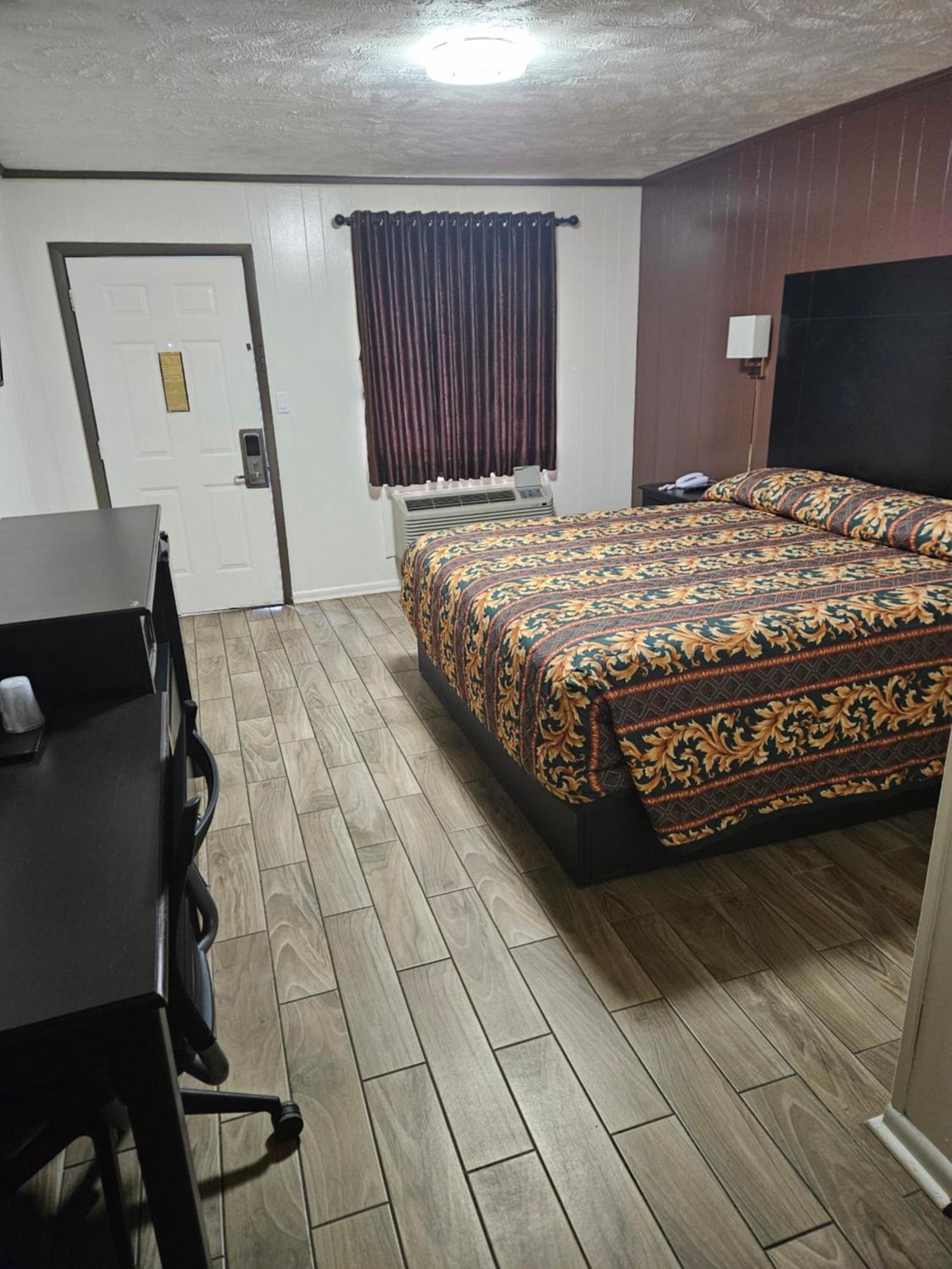 Roanoke Traveler'S Inn מראה חיצוני תמונה