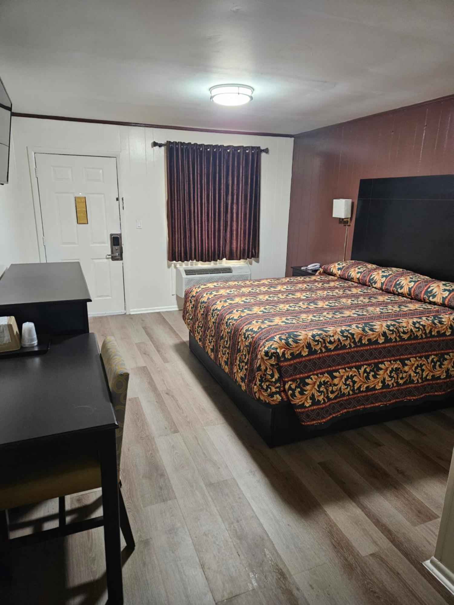 Roanoke Traveler'S Inn מראה חיצוני תמונה