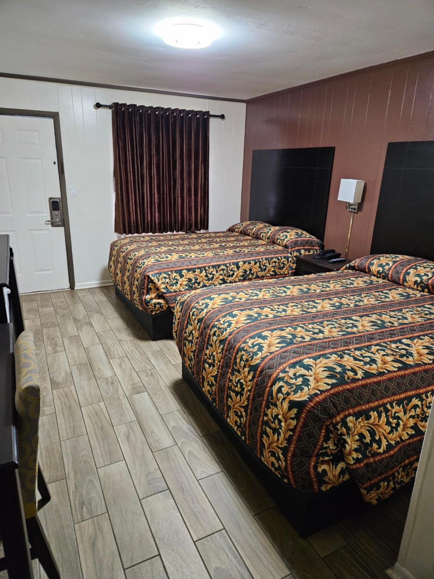 Roanoke Traveler'S Inn מראה חיצוני תמונה